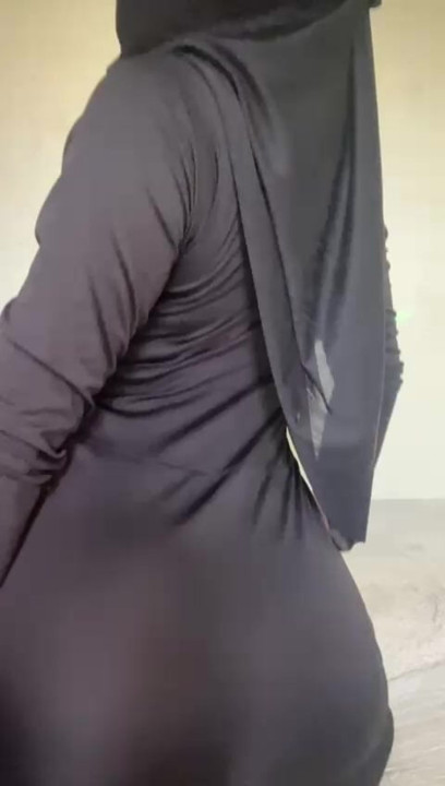 This Muslim girl loves to cum