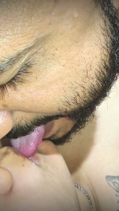 Joc sexual cu lins de Jackson cu sirop de ciocolată pe sâni | Clip 3