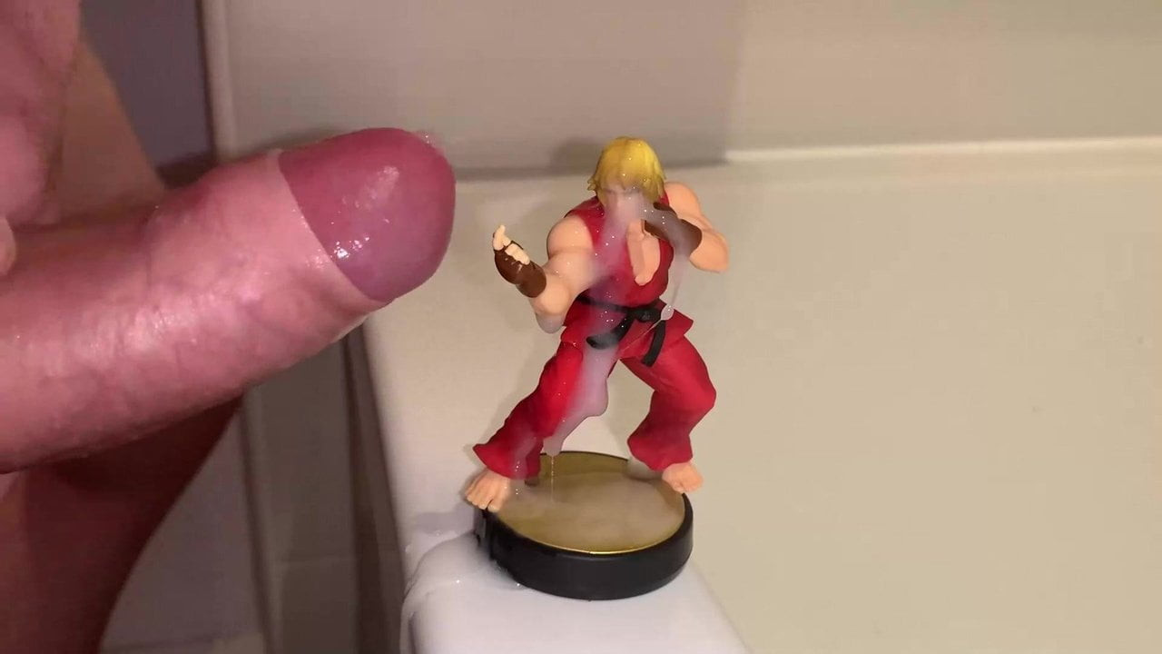 Hotglue: Ken amiibo