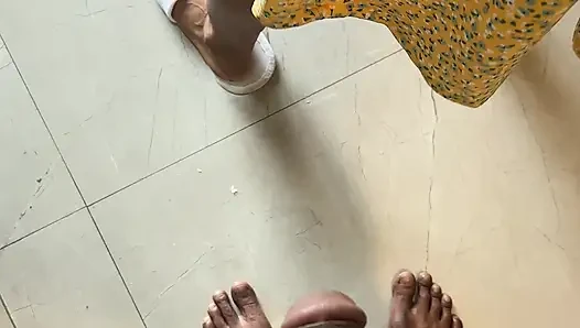 Nahaufnahme Öffentliche riskante heiße indische bengalische desi bhabhi wird auf einem hotel-balkon in Mumbai gefickt