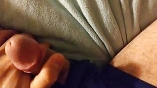 Igranje s mojim kurcem dvjema seksi milficama