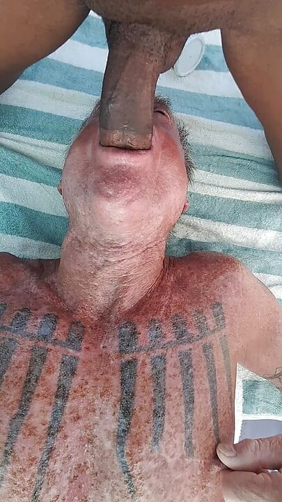 Key West slikt Pedro's pik en wordt geneukt in zijn tent