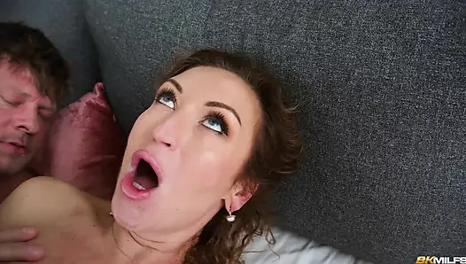 Avrupalı orta yaşlı seksi kadın Julia North dölleniyor