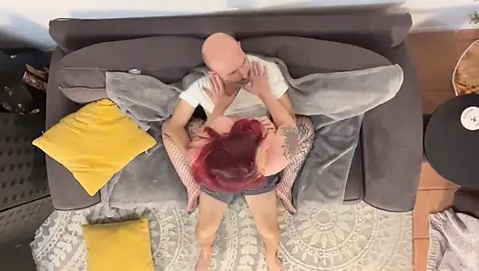 Скарлет Пич демонстрирует свой опыт в стрип-клубе в приватном танце