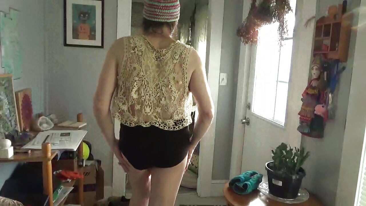 أبيض & ممتلئ. ليدي بوي سيرج لوزين. 2025 أ