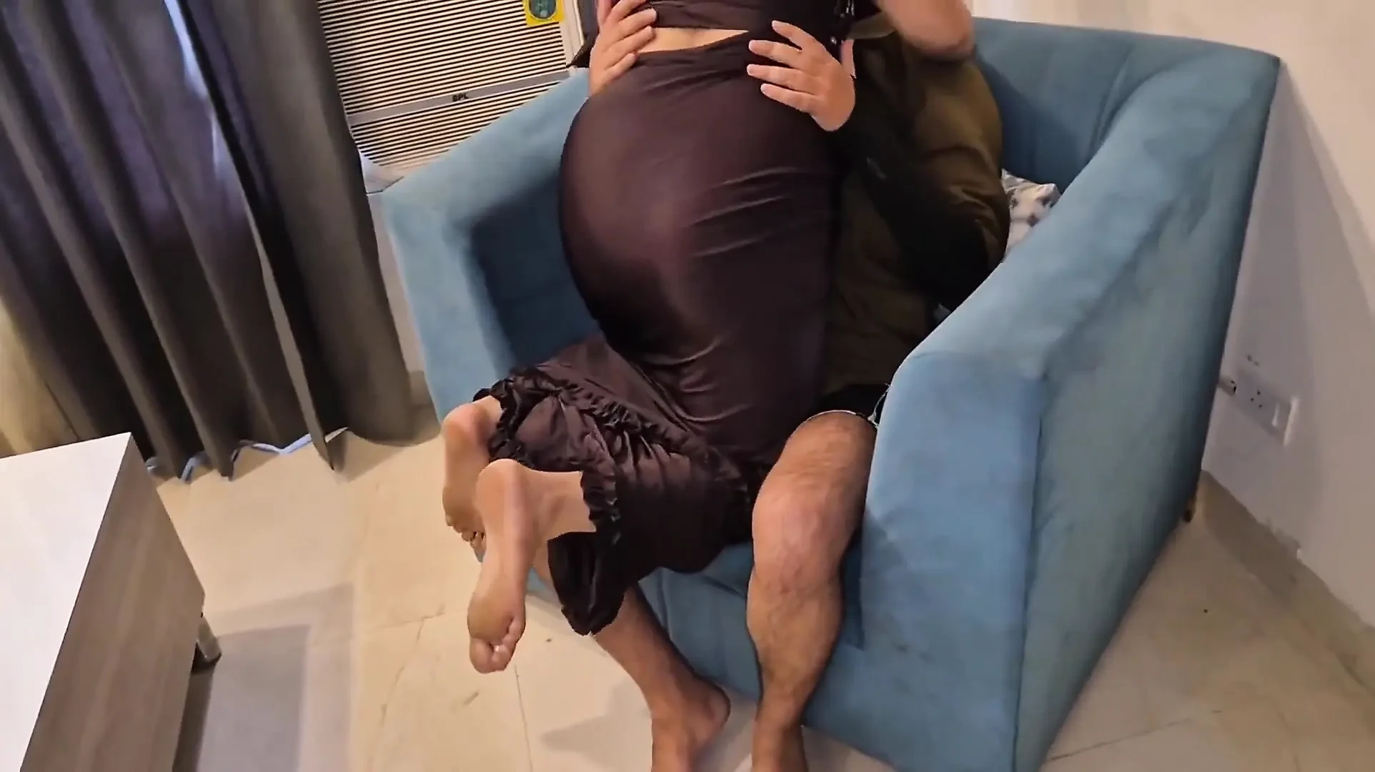 真正的印度戴绿帽子的妻子被丈夫朋友满足