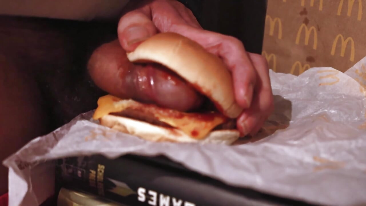 Ich war so geil, dass ich einen cheeseburger gefickt habe