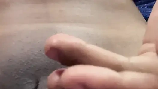 Memijat memekku dengan lembut