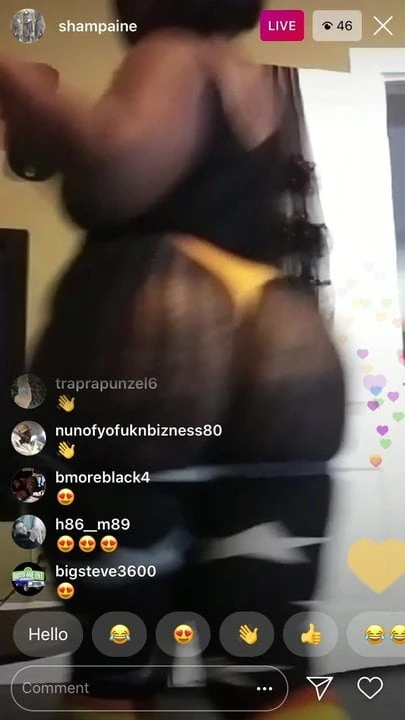 Thick ebony twerking