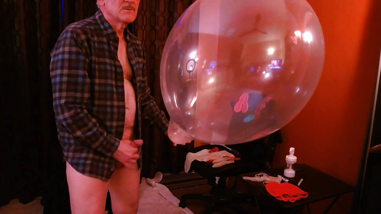 152) Three Big Round Balloons Popped by Looner Daddy