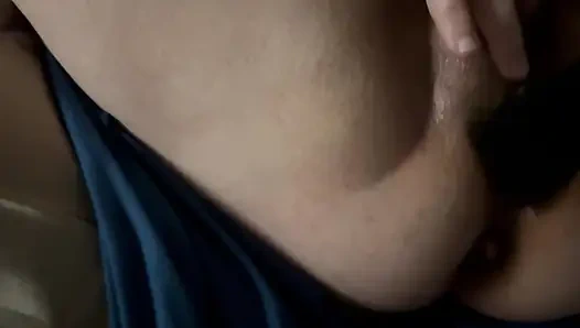 Fisting mit ihrer hübschen muschi