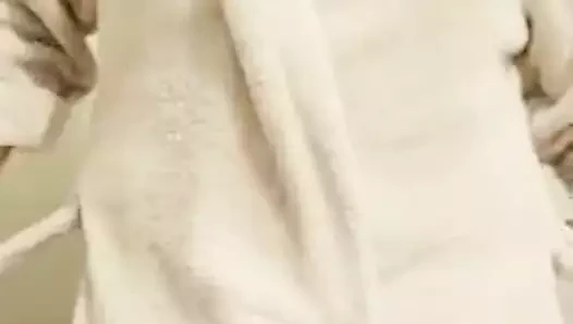 Teksaslı mastürbasyon yapan kadın yarağı gösteriyor