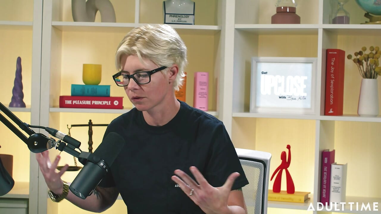 Khloe Kingsley: ejaculând pe cameră și steagurile roșii
