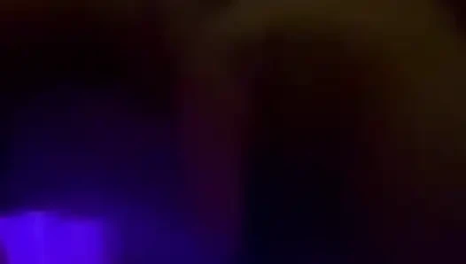 Oh mein Gott! Ich brauche wirklich einen schwanz.