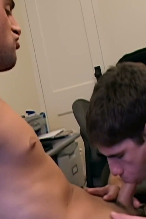 Muscular Hunks Trade Spit From Office to Raw Fuck