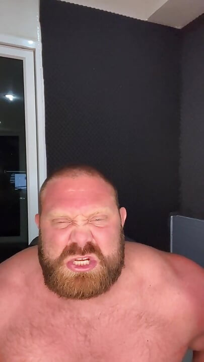 Muscle Ddy Catches You Perving
