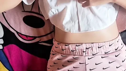 Bu masa için çok ateşliyim! Yoğun orgazm! Bedava amcık ovma porno