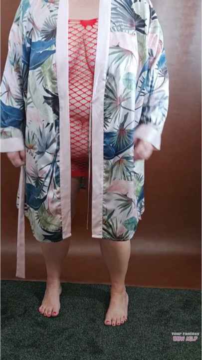 Tirando a roupa no meu body de rede pra mostrar pro meu amante minha buceta peluda de casada madura - esposa safada peituda gordinha | Clip 1