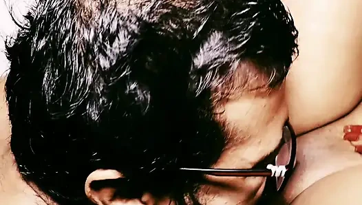 Tution Учитель трахнул свою ученицу, видя к ней вибратор.