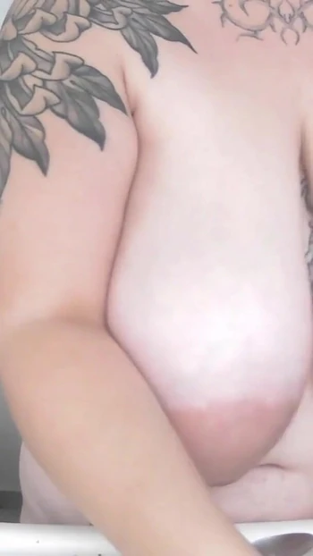 Epic moment from "completely naked doing the dishes, two points of view - alucidfever"