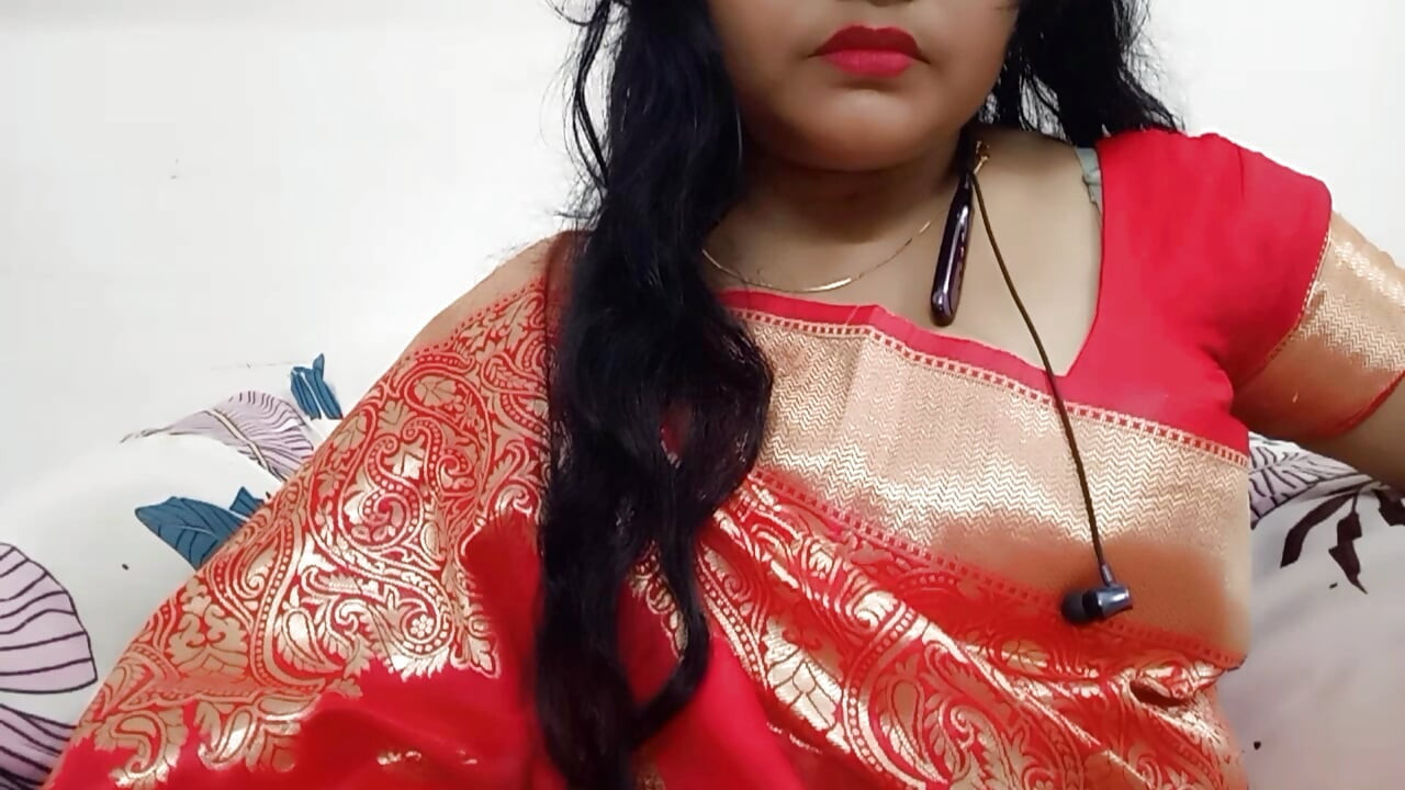 Naukar ne malkin ko nude video call karte samay pakad liya