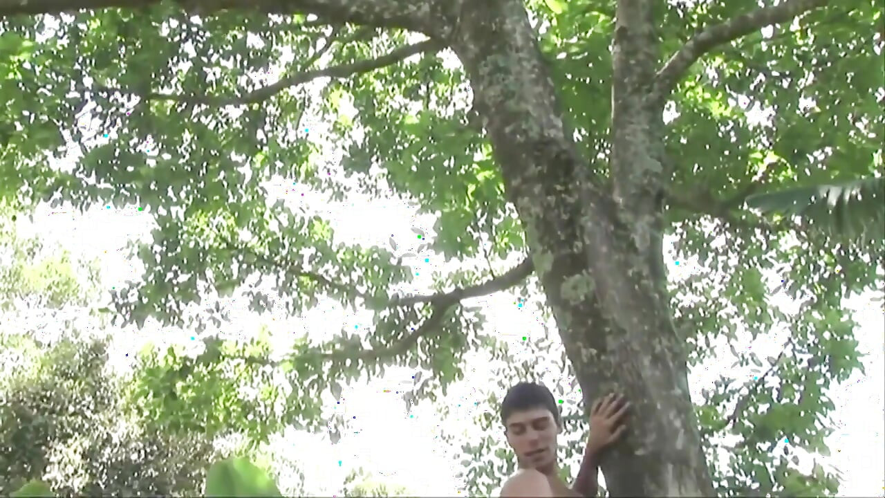 Vídeo exclusivo em pêlo: bela foda com um latino sexy com um pau duro e molhado