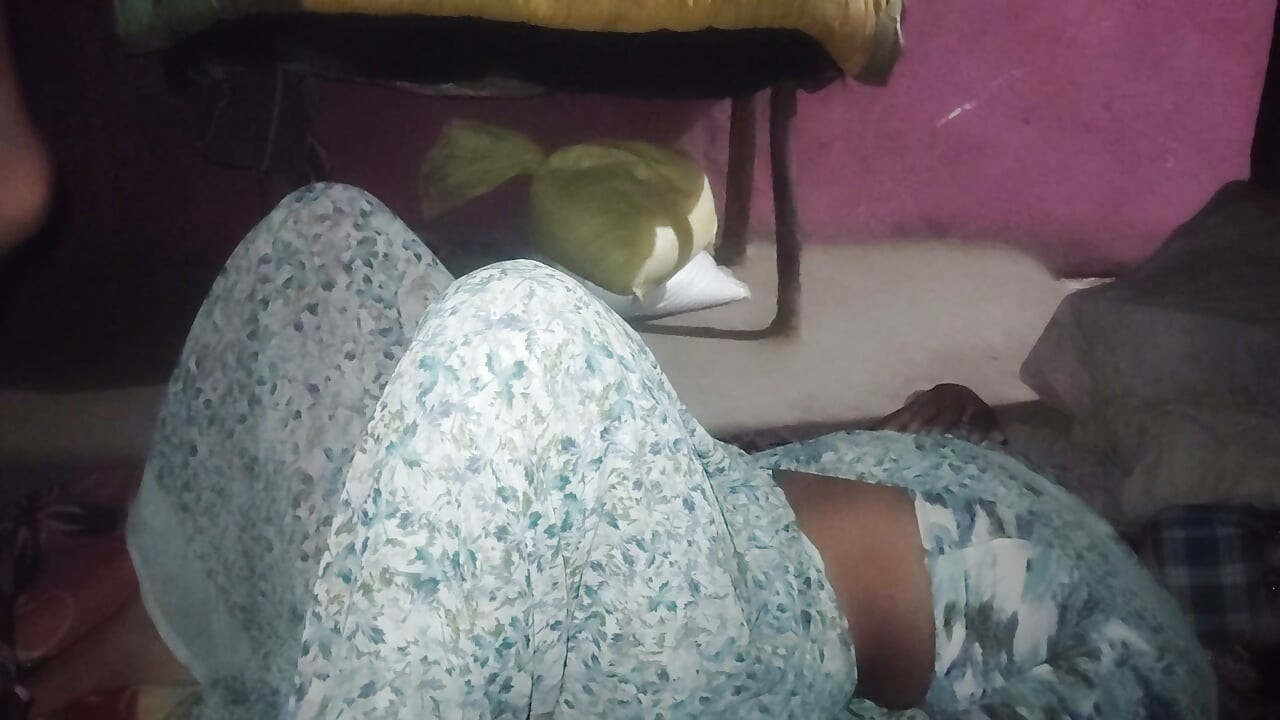 Bhabhi ko Raat Ko Chod Dala
