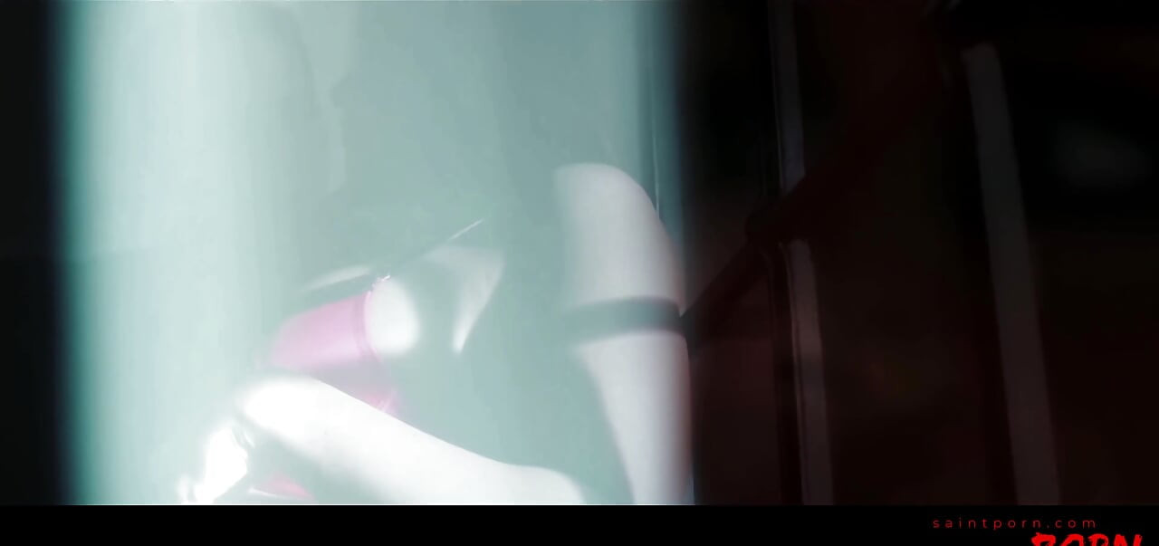 Ljepotica tamne kose puši kurac i biva duboko jebana