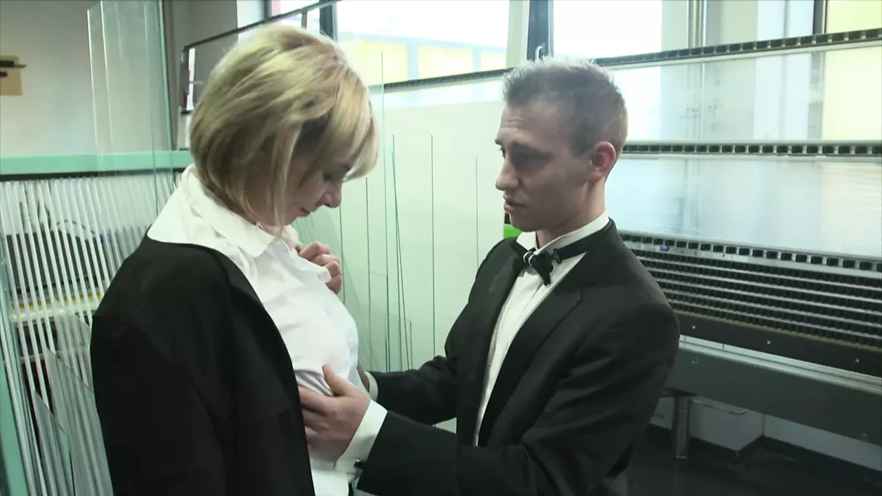 SEXY MEETINGS – Episode 1