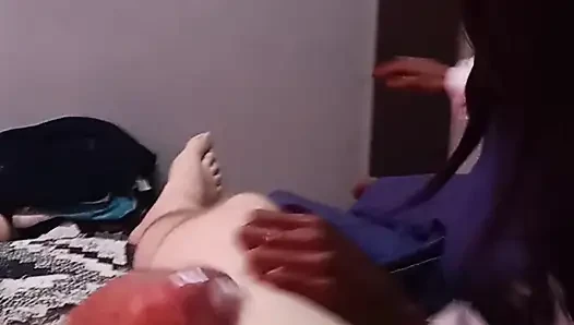 Mahasiswi 18 tahun nyepong kontol cowok kulit putih