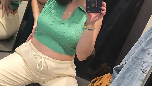 Soyunma odasında mastürbasyon