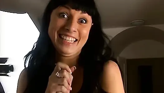 Blonde Schlampe Lutscht Schwanz Und Reitet Hart Bis Zum Creampie