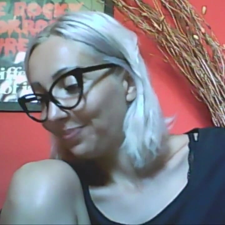 A True Penis Expert. Chantal Receives Intimate Photos and Comments with Wisdom