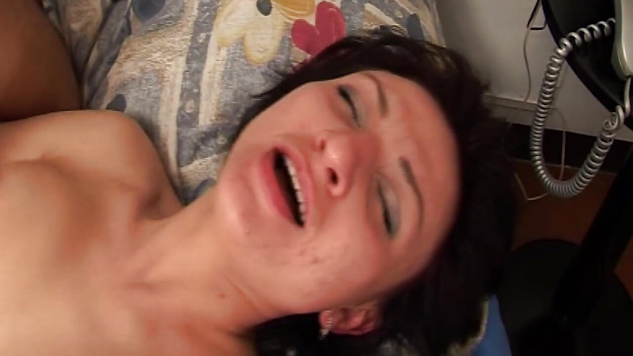 Horny MILF Dripping Cum After Intense Pounding Session