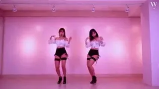 Горячая корейская девушка танцует, о, мой госпожа бездельничает