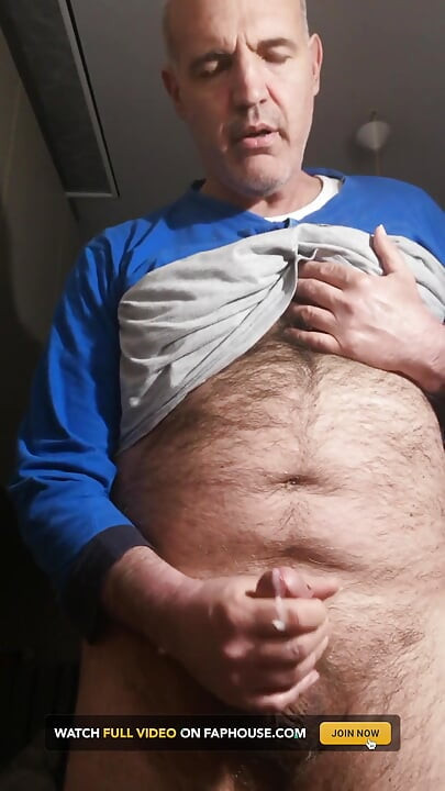 A Quick with a Big Cumshot to Sleep Better!