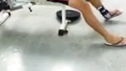 spor salonunda Str8 çıkıntı