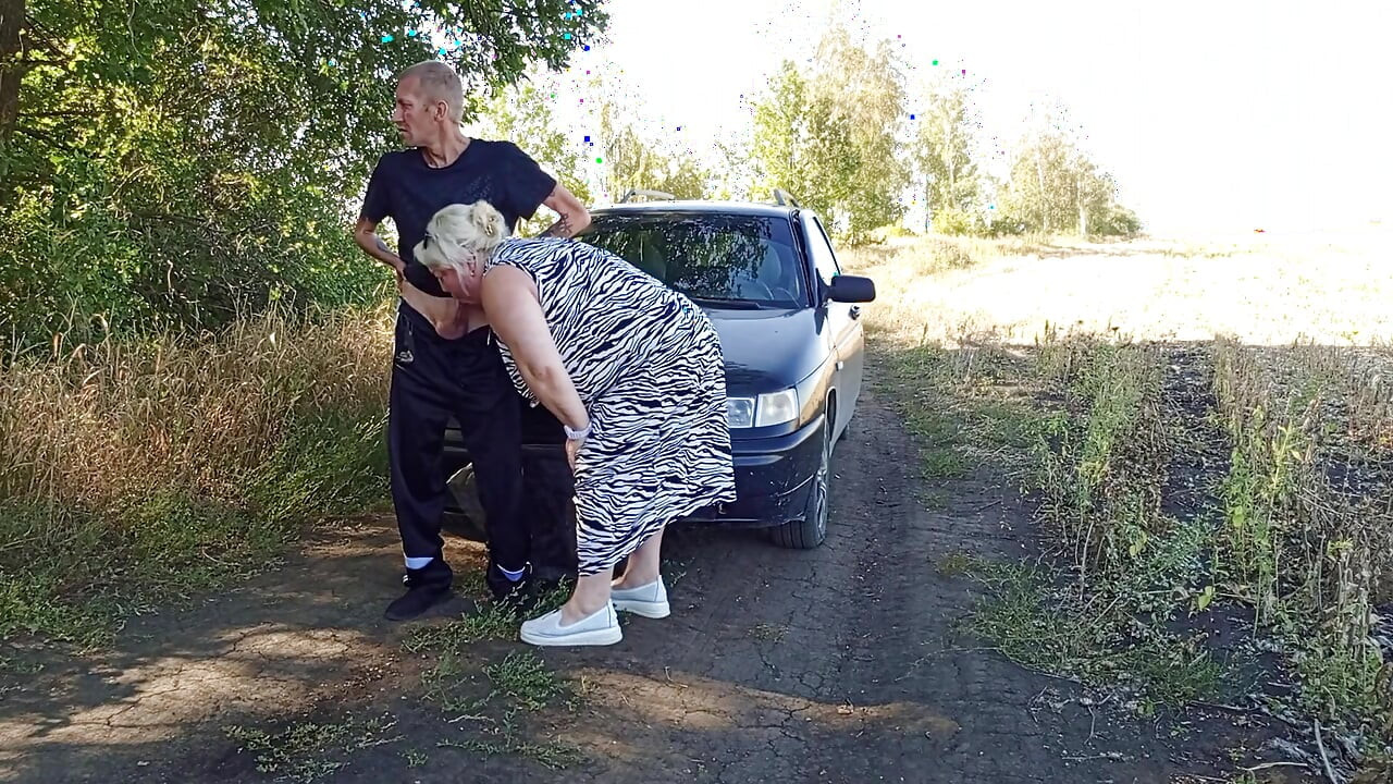Pisał publicznie w naturze, pieprzył sąsiada w jej usta i wypełnił go spermą