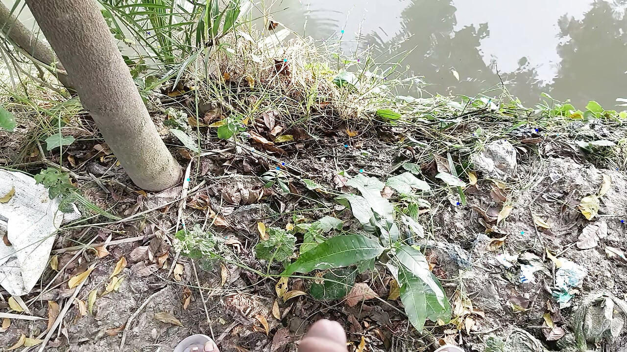 Tao thức dậy và đi tiểu