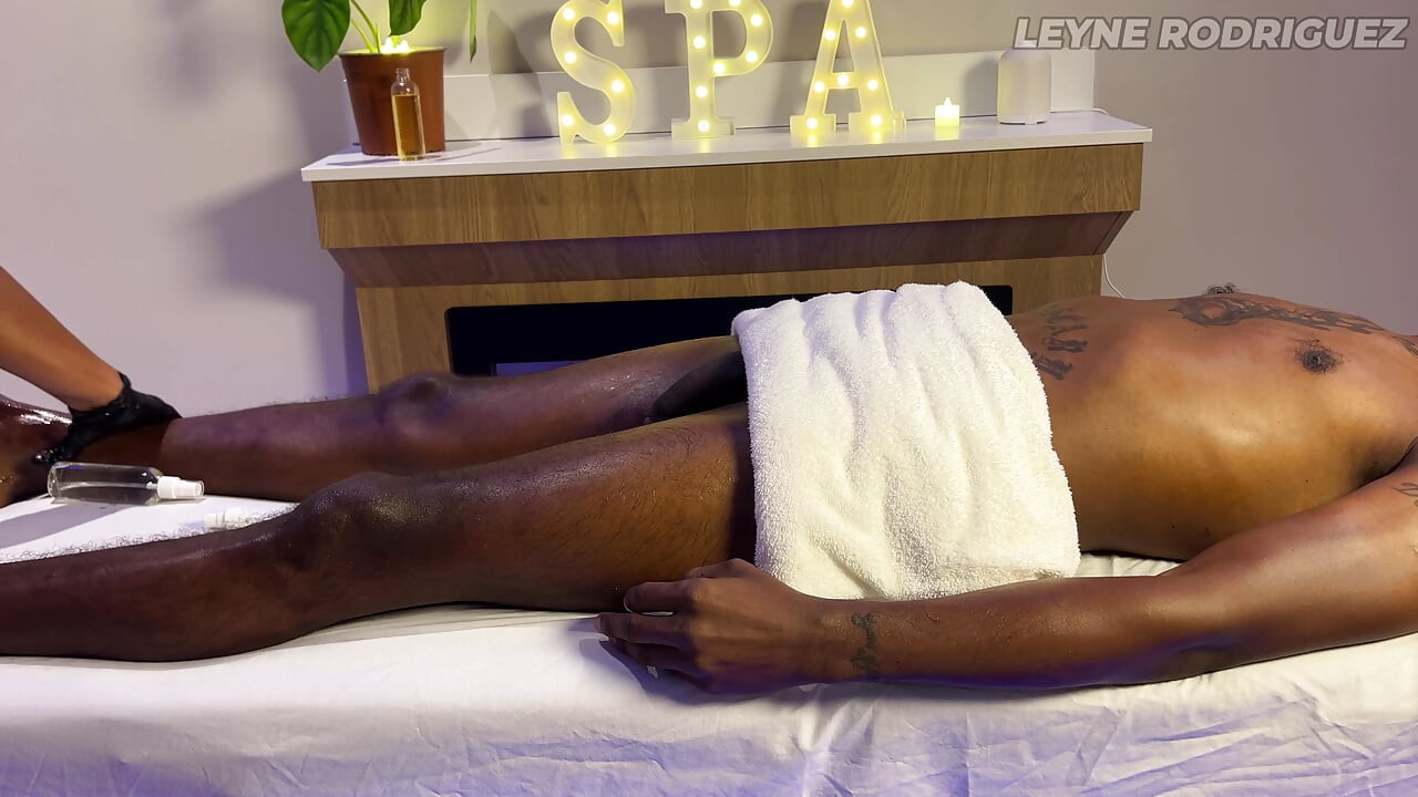 4K Full Erotic Massage Happy Ending - Interracial Session With Lucky Black Fan