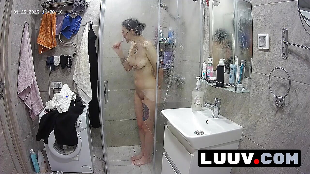 LUUV. A tattooed girl accidentally streams her shower to her followers