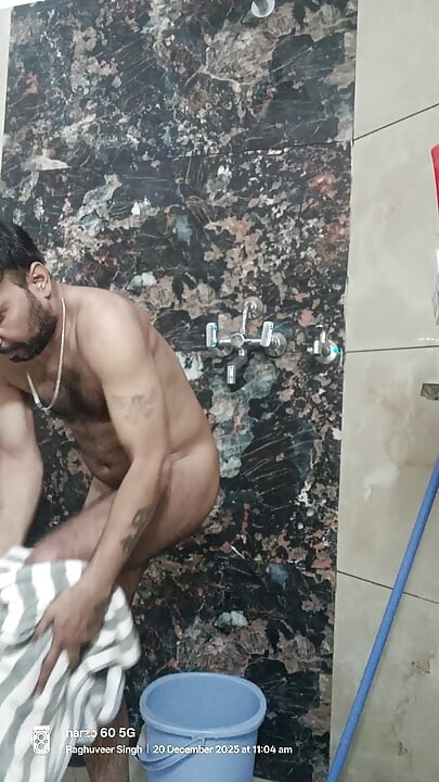 देसी पुलिस ऑफिस में पड़ोसी और सेना के अधिकारी के साथ सेक्स