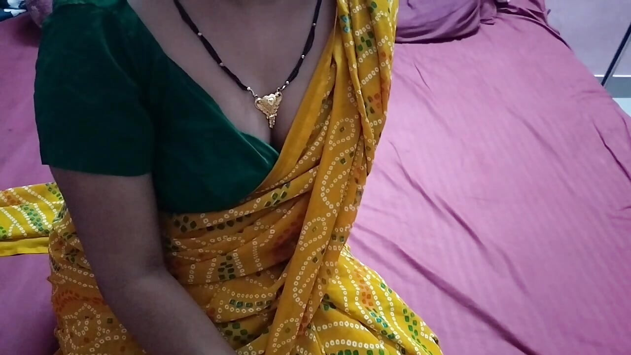 Landlord Aunty seduced a college boy to satisfy her desires