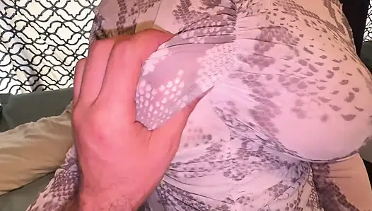 Бью большие ягодицы попки