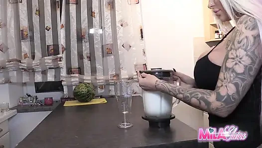 Mila mila pipi lagi asik muncrat