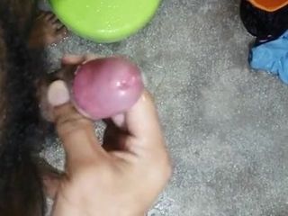 Enorm sperma onder de douche