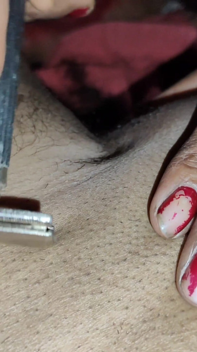 Indian Lost Full Wife Husband Ka Lund Ka Bal Shaving Kr Ke Video Banaye Desi Husband Wife Hair Shaving With Rezar Desi Shaving | Clip 3