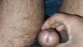 Indischer großer schwanz, hände ohne schwere ladung sperma