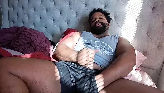 Bbc-papi kommt mit einem Minivibrator in seinem arsch