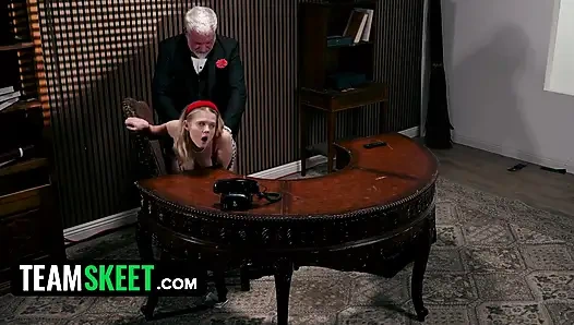 The Perv Godfather: She's Gonna Give Him a Wet Pussy He Can't Refuse